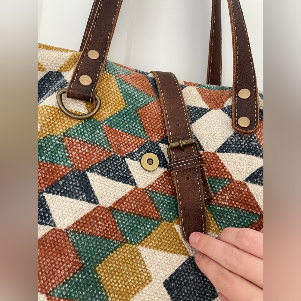 Myra Bag Multicolor Quilt Pattern Weekender
Boho Upcycled - Picture 3 of 13